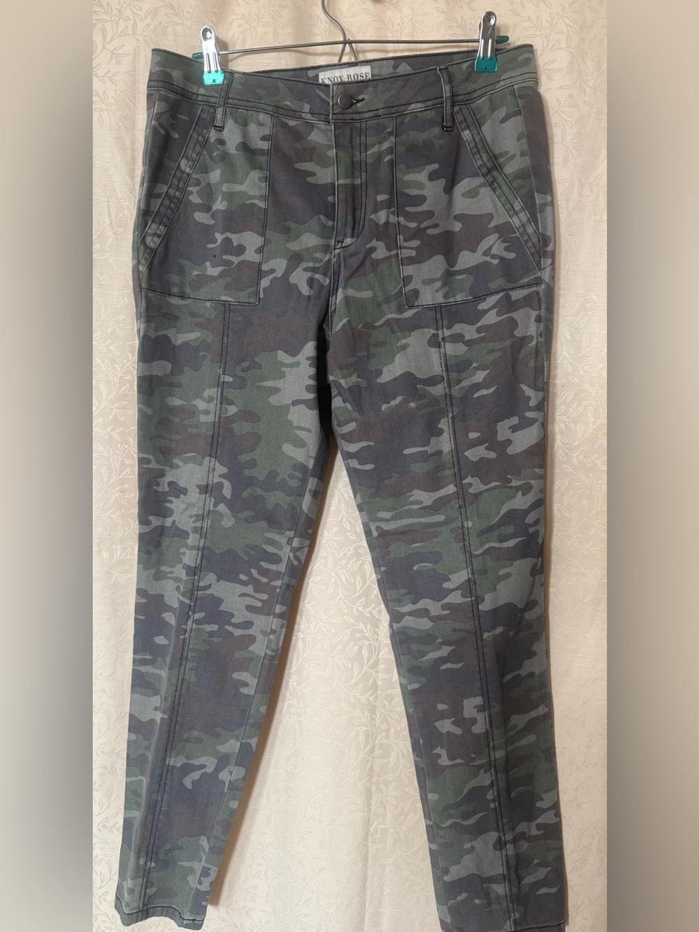 Knox Rose Camouflage Jeans, Women’s Size 12 Multi Green and Gray Camo Tones